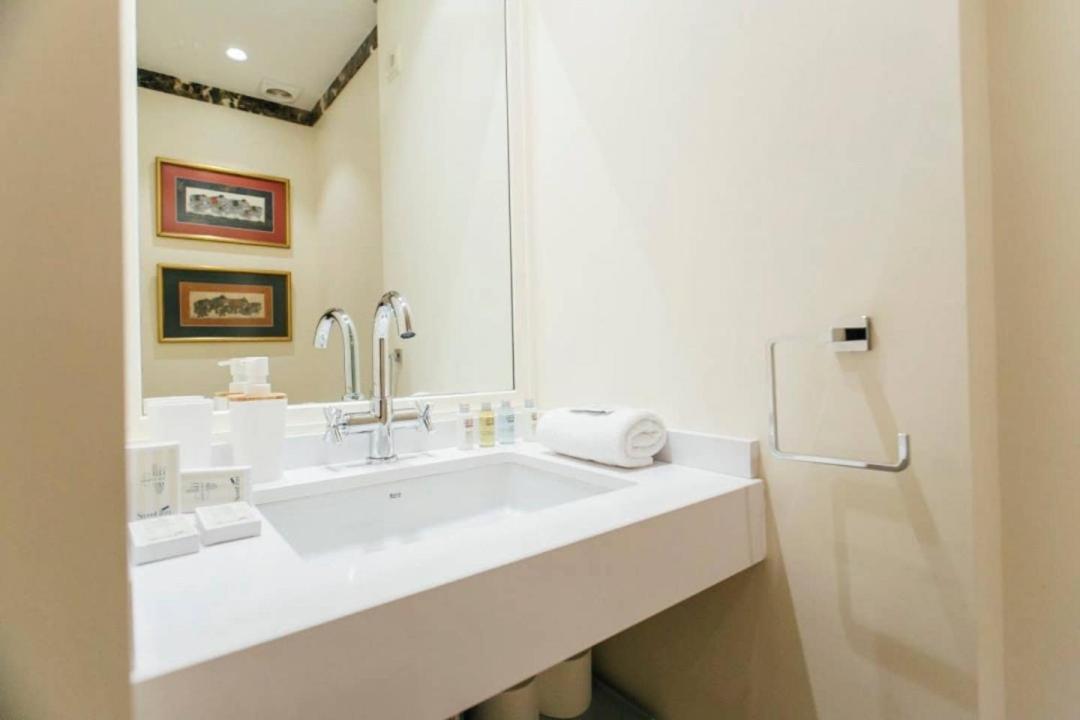 Appartamento New With Height- 2Bd 1Bth- Pajaritos Siviglia Esterno foto